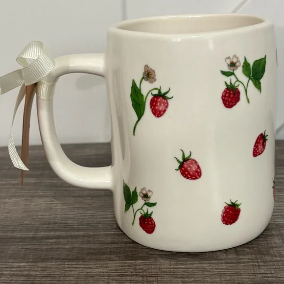 NWT Rae Dunn Love is Sweet 🍓 Mug - Picture 3 of 6